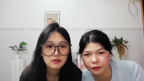 Snapshot of angelbowman chatting on 05-18-26, 03:40 angelbowman online show from 05-18-26, 03:40