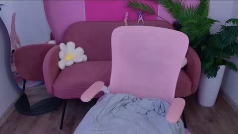 angel online show from 10-09-25, 12:03