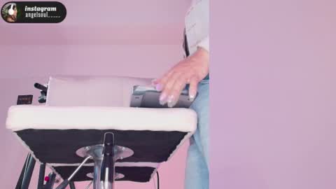 angel online show from 11-17-25, 06:52