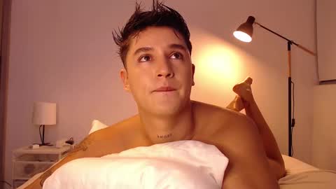 Snapshot of angelcossio chatting on 10-29-25, 12:24 Angel online show from 10-29-25, 12:24