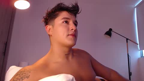 Snapshot of angelcossio chatting on 10-29-25, 08:43 Angel online show from 10-29-25, 08:43