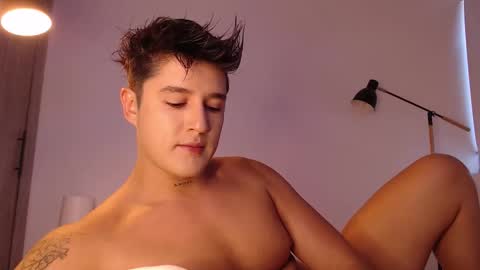 Snapshot of angelcossio chatting on 11-11-25, 09:15 Angel online show from 11-11-25, 09:15