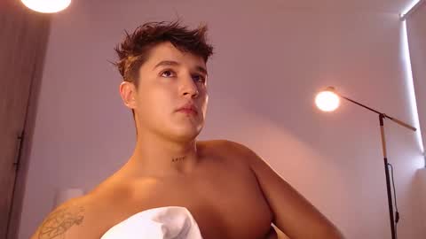 Snapshot of angelcossio chatting on 11-12-25, 09:03 Angel online show from 11-12-25, 09:03