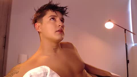 Snapshot of angelcossio chatting on 11-22-25, 07:02 Angel online show from 11-22-25, 07:02