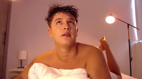 Snapshot of angelcossio chatting on 11-24-25, 07:02 Angel online show from 11-24-25, 07:02