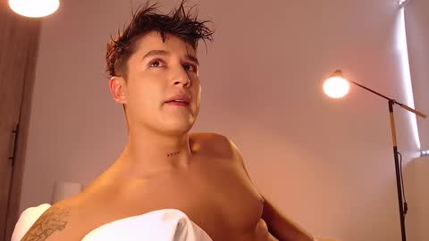 Snapshot of angelcossio chatting on 11-25-25, 07:03 Angel online show from 11-25-25, 07:03