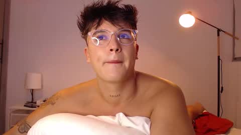 Snapshot of angelcossio chatting on 12-04-25, 12:20 Angel online show from 12-04-25, 12:20