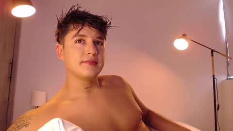 Snapshot of angelcossio chatting on 12-04-25, 07:33 Angel online show from 12-04-25, 07:33