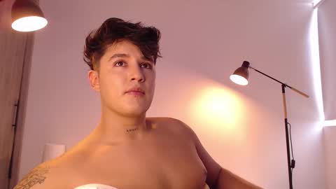 Snapshot of angelcossio chatting on 12-18-25, 06:58 Angel online show from 12-18-25, 06:58