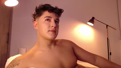 Snapshot of angelcossio chatting on 12-23-25, 01:03 Angel online show from 12-23-25, 01:03