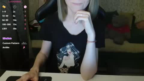 Snapshot of angelcute32 chatting on 10-28-25, 02:31 AngelCute32 online show from 10-28-25, 02:31