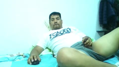 Snapshot of angeldavid90 chatting on 01-06-26, 04:16 angeldavid90 online show from 01-06-26, 04:16