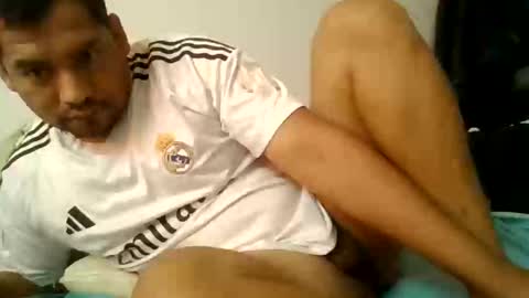 Snapshot of angeldavid90 chatting on 01-08-26, 05:37 angeldavid90 online show from 01-08-26, 05:37
