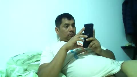 Snapshot of angeldavid90 chatting on 02-10-26, 02:04 angeldavid90 online show from 02-10-26, 02:04