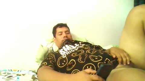 Snapshot of angeldavid90 chatting on 02-26-26, 12:04 angeldavid90 online show from 02-26-26, 12:04