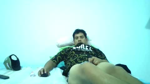 Snapshot of angeldavid90 chatting on 05-12-26, 04:31 angeldavid90 online show from 05-12-26, 04:31