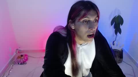 angele online show from 11-07-25, 08:42