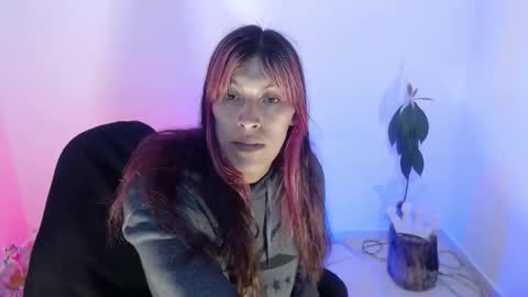 angele online show from 11-28-25, 04:09