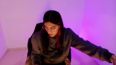 angele online show from 03-31-26, 07:36