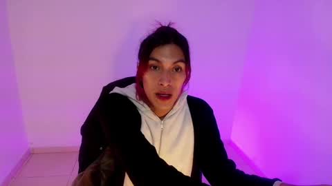 angele online show from 05-31-26, 07:04