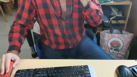Snapshot of angelgarcia269 chatting on 05-16-26, 01:35 angelgarcia269 online show from 05-16-26, 01:35