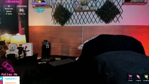 Angel online show from 10-14-25, 06:52