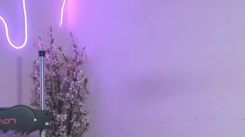 Carolina online show from 02-09-25, 01:11