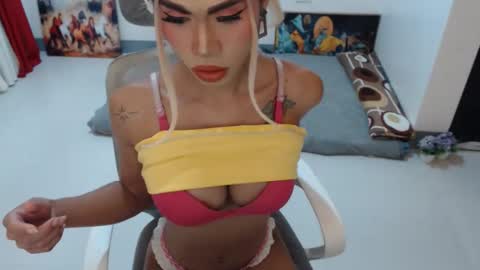 DIVINE ANGEL online show from 11-05-25, 02:11