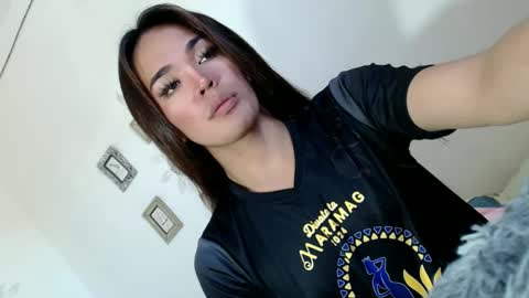 Snapshot of angelic_slutxx chatting on 12-04-24, 03:15 Yhanna online show from 12-04-24, 03:15