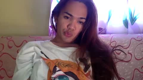 Snapshot of angelic_slutxx chatting on 12-24-24, 06:33 Yhanna online show from 12-24-24, 06:33