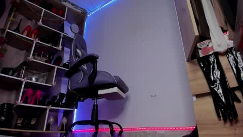 Angelica Sparks online show from 03-09-25, 06:39