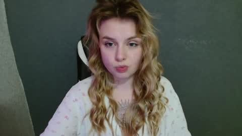 angelicablanch online show from 11-25-25, 08:20