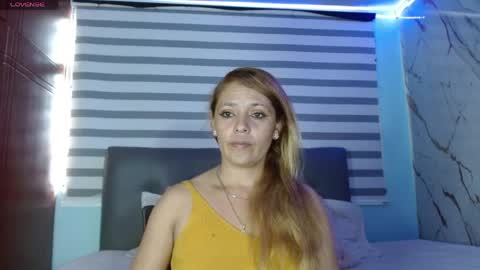 Snapshot of angelicfoxx_ chatting on 06-05-26, 02:45 Anelic online show from 06-05-26, 02:45