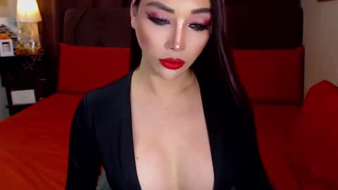 MS. AMALIA online show from 03-12-25, 04:19