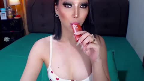 MS. AMALIA online show from 11-22-25, 04:44