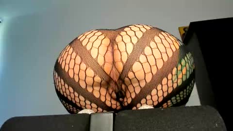 Angelina online show from 10-30-25, 07:32