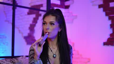 Snapshot of angelinagia chatting on 01-18-25, 01:19 Angelina online show from 01-18-25, 01:19