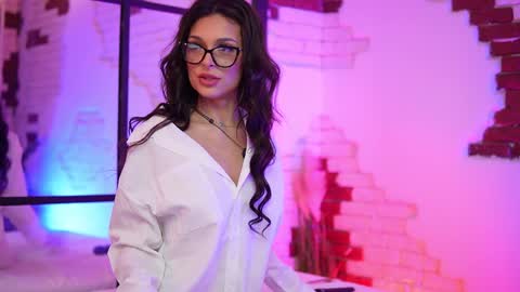 Snapshot of angelinagia chatting on 02-09-25, 01:00 Angelina online show from 02-09-25, 01:00