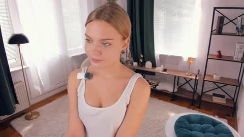 Alice WOW online show from 04-18-26, 08:07