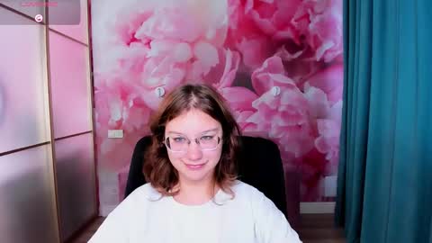 AngelinaLow online show from 10-18-25, 06:05