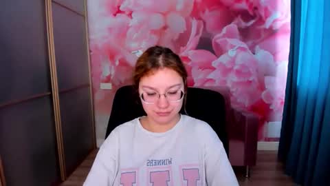 AngelinaLow online show from 02-22-26, 06:24