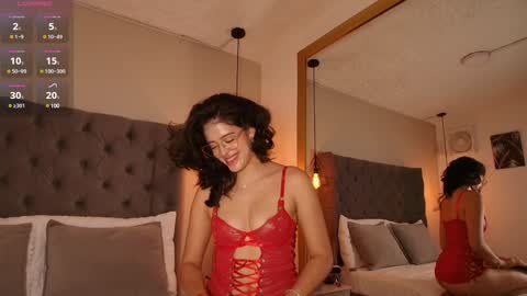 Snapshot of angelinarosss_ chatting on 01-29-25, 05:13 online show from 01-29-25, 05:13