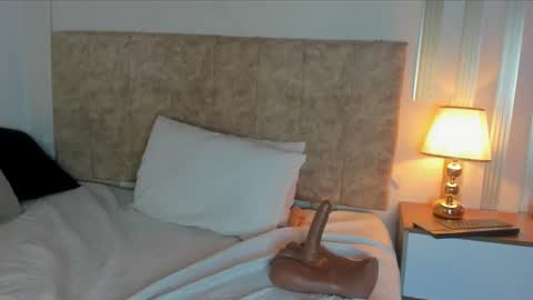 Snapshot of angelinarouse_ chatting on 12-04-25, 05:39 angelinarouse_ online show from 12-04-25, 05:39