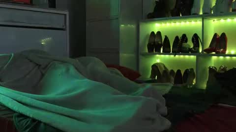 Angel online show from 10-18-25, 09:26