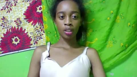 Snapshot of angeline221173 chatting on 05-07-26, 06:35 angeline221173 online show from 05-07-26, 06:35
