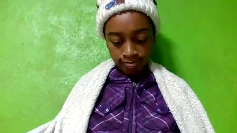 Snapshot of angeline221173 chatting on 06-13-26, 04:05 angeline221173 online show from 06-13-26, 04:05