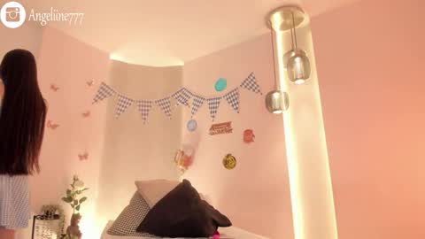 Angeline  online show from 10-03-25, 11:40