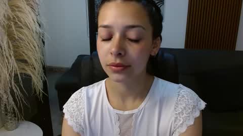 angeline_davies online show from 03-03-25, 12:05