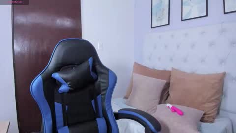 Snapshot of angeline_lara chatting on 02-23-26, 12:35 Angeline Lara online show from 02-23-26, 12:35