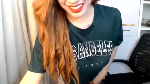 Snapshot of angelinnaxxx chatting on 04-08-26, 07:25 Anglina online show from 04-08-26, 07:25